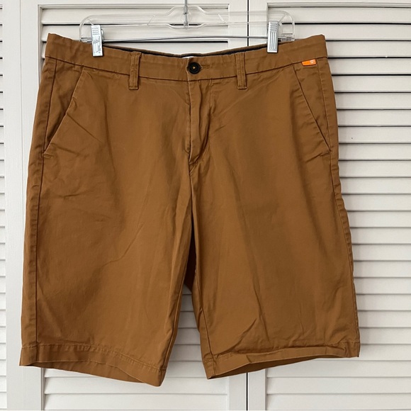 Timberland Caramel chino shorts, Size 34, front slanted pockets, cotton blend. - Picture 1 of 8